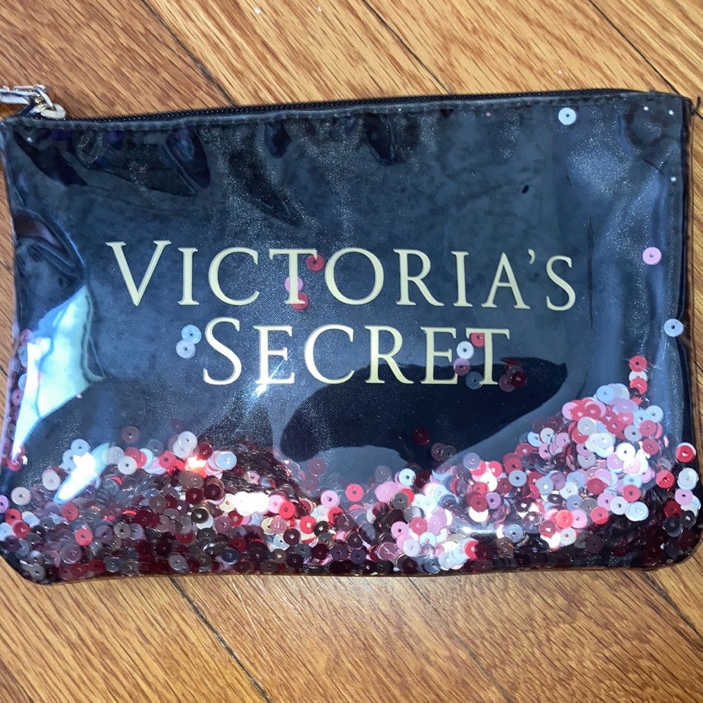Must Go‼️ Brand New Victorias Secret Sequin Wristlet. Read Description 👇